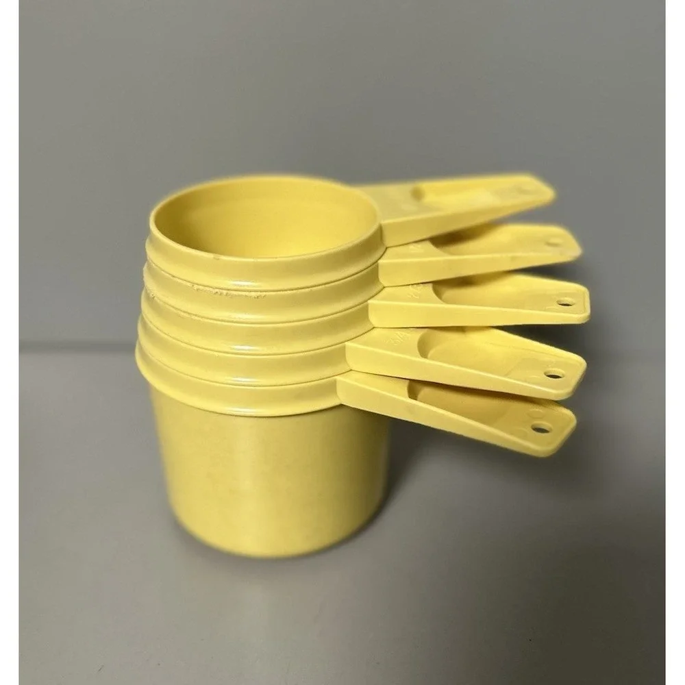Vintage TUPPERWARE Yellow Nesting Measuring Cups - Set of 5 / Made in USA